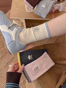 Süße Welpen bestickte Damen Mittelsocken japanischer College-Stil gekämmte Baumwolle!