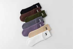 Herren kurze Baumwollsocken Freizeitsport Socken bequem atmungsaktiv bunte bestickte Socke