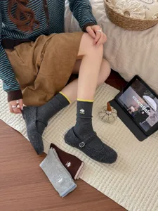 Süße Hund bestickte Damen Mittelsocken Japanischer Stil Winter Baumwolle Strümpfe