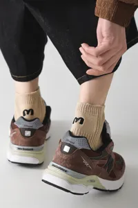 Herren kurze Baumwollsocken mit Fersenstickerei Buchstabe m, bequeme Freizeitsocken.