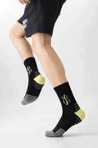 Herren sportliche Crew-Socken, atmungsaktive Colorblock Laufschuhe Socken für Sport.