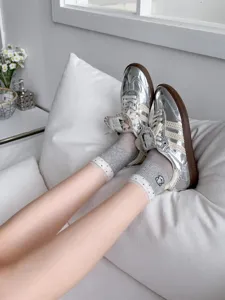 Grey cute mesh mid-tube socks with delicate lace trim and lovely animal embroidery details.