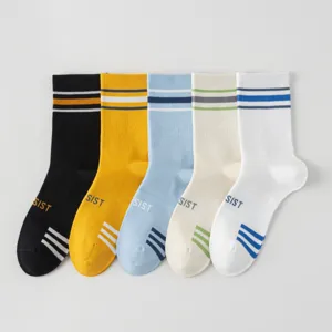Men's sports mid-calf cotton socks featuring a contrast two-bar design and knitted details.