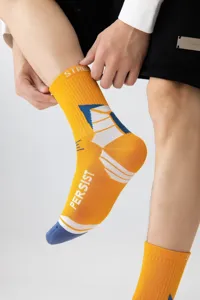 Calcetines deportivos colorblock para hombre, cómodos de algodón media caña running baloncesto otoño.