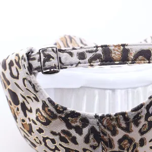 Berretto da baseball leopardato con fibbia in metallo regolabile, cappello elegante.