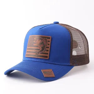 Gorra trucker azul de malla con parche de cuero, gorra de béisbol casual al aire libre.