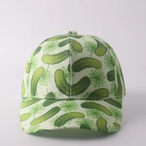 Gorra de béisbol con estampado digital de pepino, visera curva detalle de sombrero de sol.