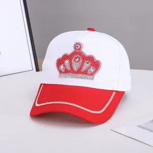 Gorra De Béisbol Con Corona Y Estrás Detalle Rojo Y Blanco Estilo Para Mujer Moda