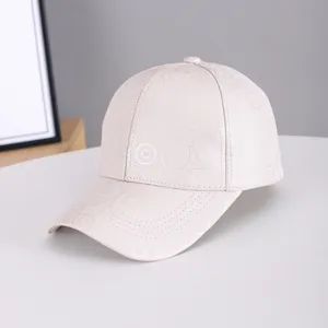 Beige paisley print baseball cap with curved brim, stylish floral pattern casual sun hat for daily wear.