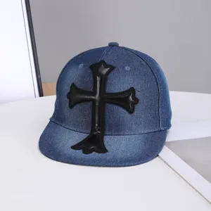 Gorra de béisbol de ala plana de denim azul para mujer, sombrero con parche de cuero.