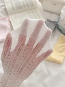 Transparente Seiden-Mesh-Socken für Damen, atmungsaktive Frühlings- und Sommer-Mittelsocken.
