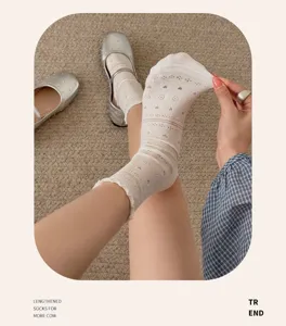 Printemps été femmes chaussettes fines cœur creux motif volants bord chaussettes style
