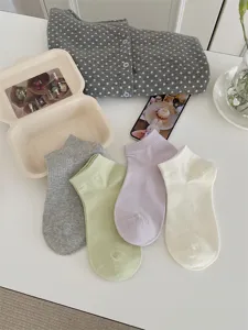 Pastellfarbene kurze Socken Detailansicht, atmungsaktive minimalistische einfarbige Sommersocken