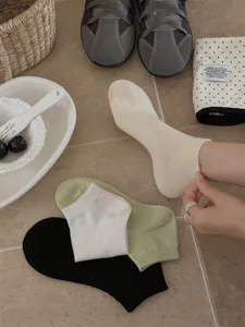 Bequeme einfarbige kurze Socken für Damen, atmungsaktive dünne Sommersocken für den Alltag.
