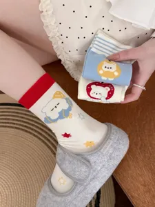 Calzini da donna in cotone con orsetto carino e polsino confortevole per abbigliamento quotidiano
