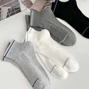 Calzini corti in cotone a righe traspiranti a rete per uomo e donna, primavera ed estate.