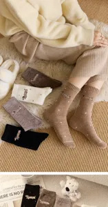 Calcetines de invierno acogedores y cálidos para mujer calcetines de felpa gruesos.