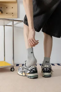 Calze ricamate da uomo, cotone pettinato di alta qualità, calzini sportivi comodi.