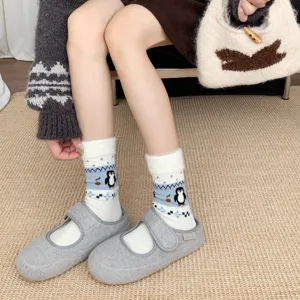 Women winter fuzzy socks cute penguin pattern mid-tube casual cozy socks for indoor wear