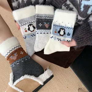 Women Trendy Fair Isle Christmas Socks Plush Cuffs Casual Mid-Calf Cotton Socks Cozy Reindeer Penguin Festive Socks For Winter Home Wear