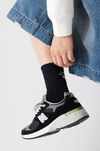 Men's black mid-tube cotton socks with heel print, Japanese cityboy style casual wear.