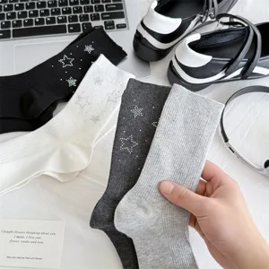 Strass-Stern Baumwolle Damensocken, modische Designer-Wadenstrümpfe für den Alltag.