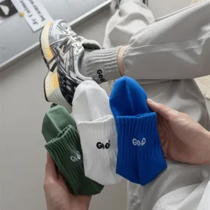 Men's embroidered crew socks comfortable breathable combed cotton casual athletic socks