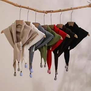 Color-blocked knitted triangular scarf for women, cozy winter tassel scarf, versatile.