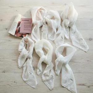 Pañuelo de cuello con cinta de encaje blanco romántico francés con diseño plisado largo.