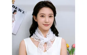 White lace embroidery triangle scarf summer elegant floral neckerchief decorative scarf