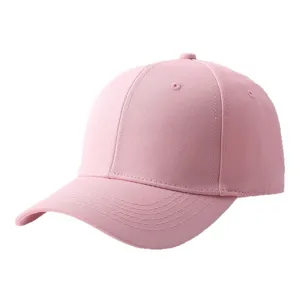 Gorra de béisbol rosa de algodón liso, corona estructurada y visera para protección.