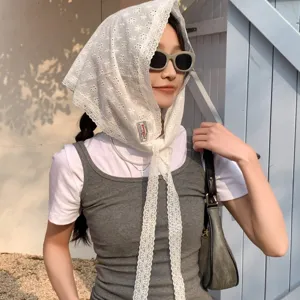 Femme vintage dentelle triangle foulard doux chic polyvalent superposition mode accessoire