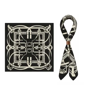 Schwarzes Seiden-Quadrat-Halstuch mit klassischem Reitergurt-Muster und feinem Rollsaum.