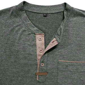 T-shirt Henley à manches longues pour homme avec patte de boutonnage contrastée et poche.