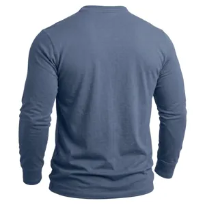 Rückansicht Detail eines lässigen langärmeligen Herren Baumwoll T-Shirts in Blau Basic.