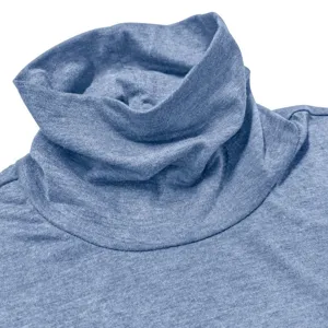 Detaillierte Ansicht des Herren Rollkragen Langarmshirts Stofftextur und Kragen
