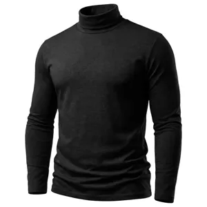 Detaillierte Ansicht des schwarzen Herren Rollkragen Langarmshirts mit weicher Textur.