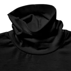 Herren schwarzer Rollkragen Pullover Detailansicht Stoff Textur fur Herbst Winter Modebekleidung