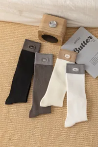 Calze da polpaccio ricamate a blocco di colore da donna, calze lunghe casual in stile giapponese.