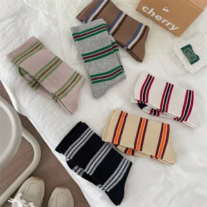 Calze a righe retrò da donna autunno cotone morbide calzini casual comodi stile