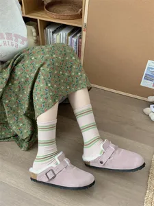 Calzini al polpaccio in cotone a righe stile americano retrò per donna, autunno dettaglio.