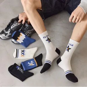 Heren trendy halve kuit sportschoenen sokken met stijlvol sterren en strepen ontwerp.