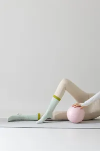 Rutschfeste lange Damenyogasocken, verdickte Sportsocken für Fitness, Indoor-Training und Tanzübungen.