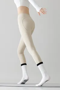 Rutschfeste Yogasocken für Damen, dicke lange Sportsocken mit Grip-Sohle für Fitness.