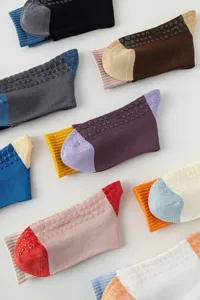 Chaussettes de yoga antidérapantes avec grips en silicone, fitness pilates colorblock