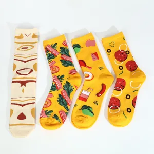 Vielzahl an japanischen kreativen Socken mit bunten Lebensmittelmotiven und Mustern