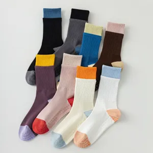 Chaussettes de Yoga en Coton Décontractées pour Femmes Antidérapantes Grip en Silicone Tube Moyen Bloc de Couleur Chaussettes de Sport Pilates Fitness