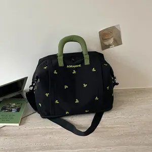 Bolsa de viaje grande con asas verdes y bordado de lazo, bolso deportivo ligero.