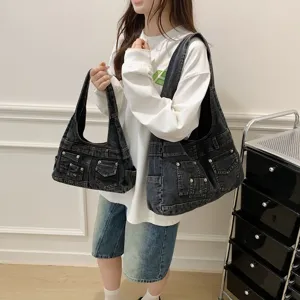 Λεπτομερής όψη vintage σκούρου τζιν τσάντα shopper, casual τσάντα ώμου με πολλές τσέπες.