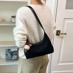 Casual minimalistische nylon schoudertas voor dames, stijlvolle zwarte retro hobo tas.